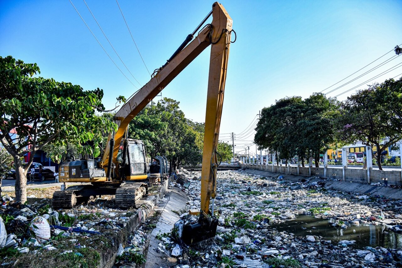 “Barranquilla respira mejor con sus caños limpios”: alcalde Char 