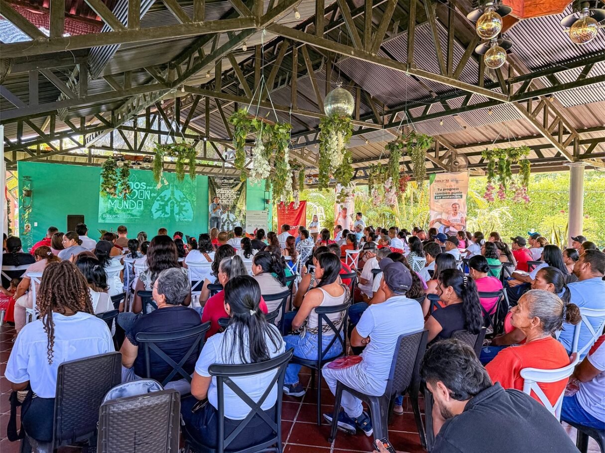 Gobernación y Bancamía firman alianza para beneficio de los microempresarios de Guanía