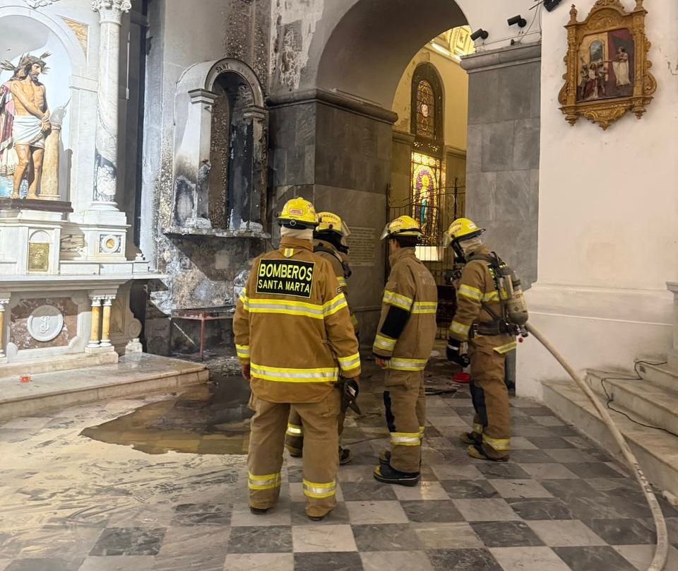 Incendio en Catedral de Santa Marta no afectó personas ni causo daños patrimoniales