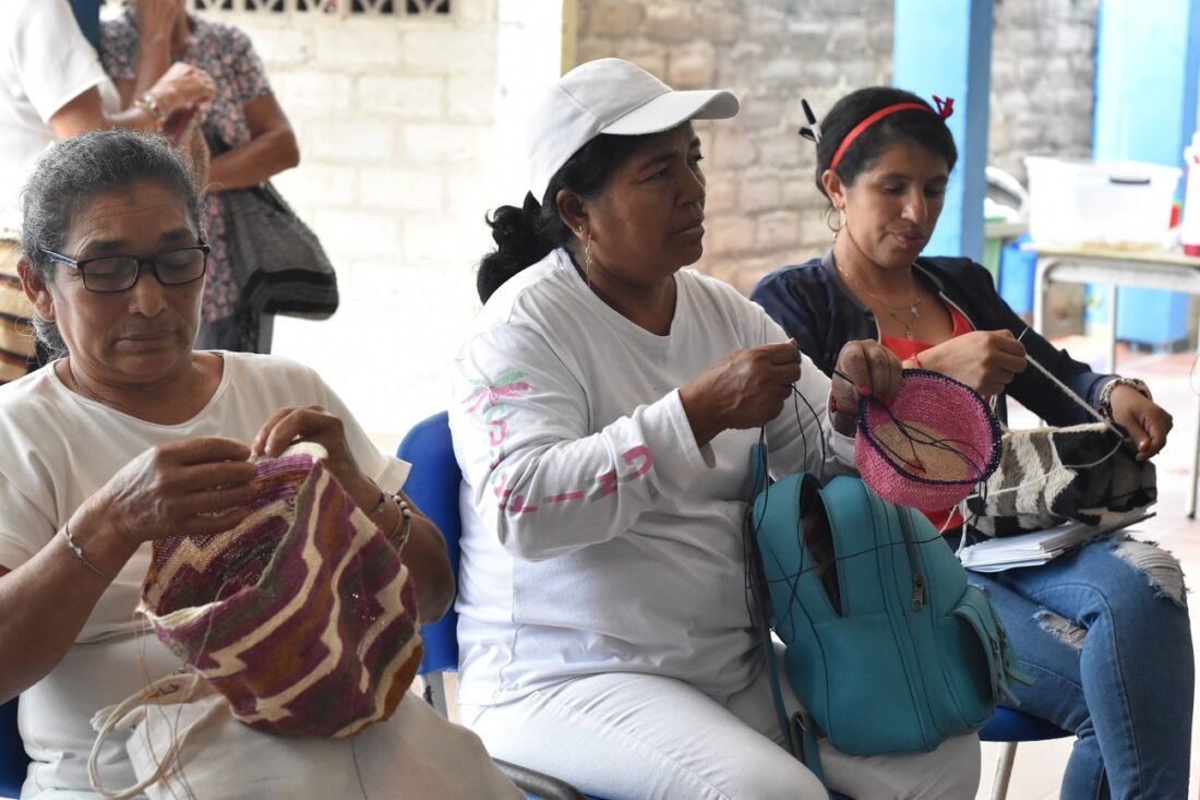 Pueblos Arhuaco, Kankuamo y Wiwa recibirán apoyo para conectarse con la industria de la moda