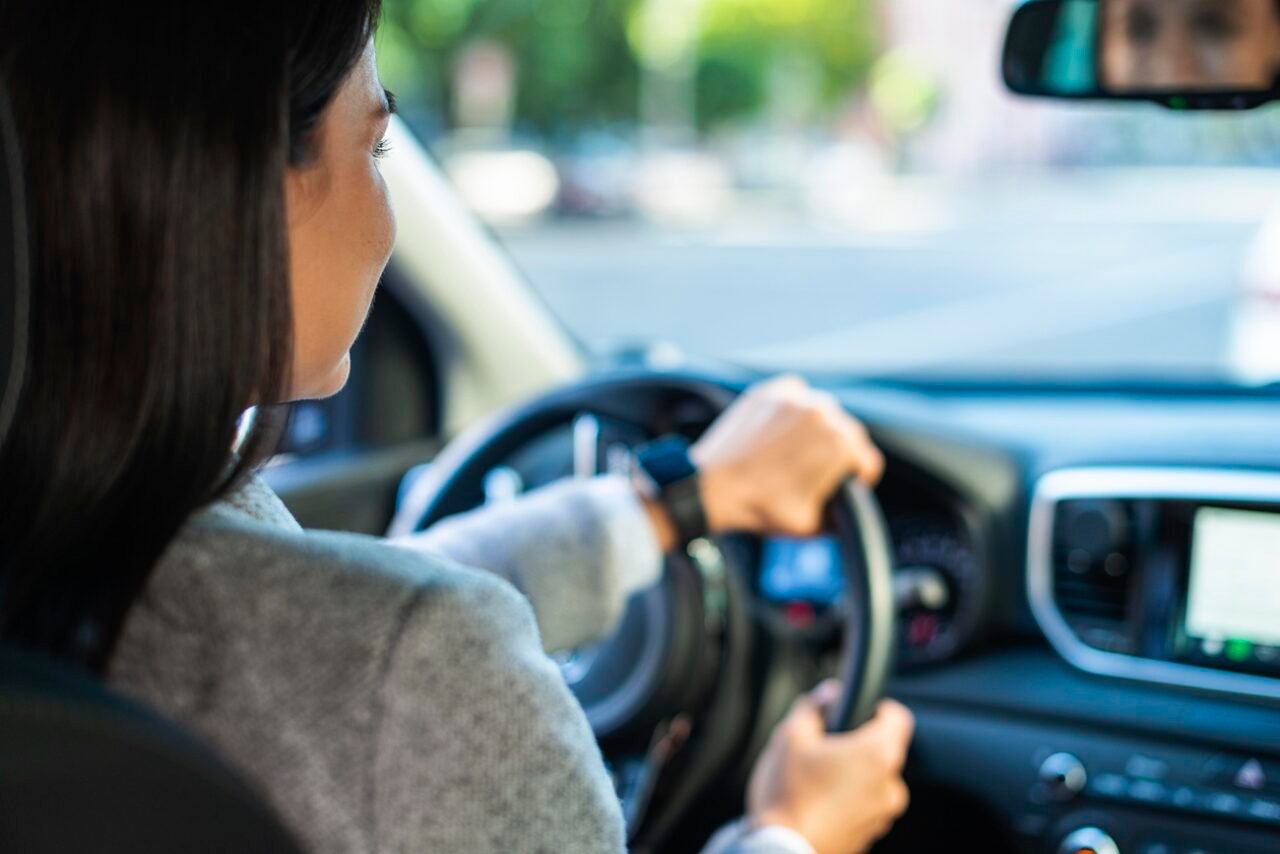 Cuatro hábitos que podrían salvarte de los accidentes más comunes en la vía
