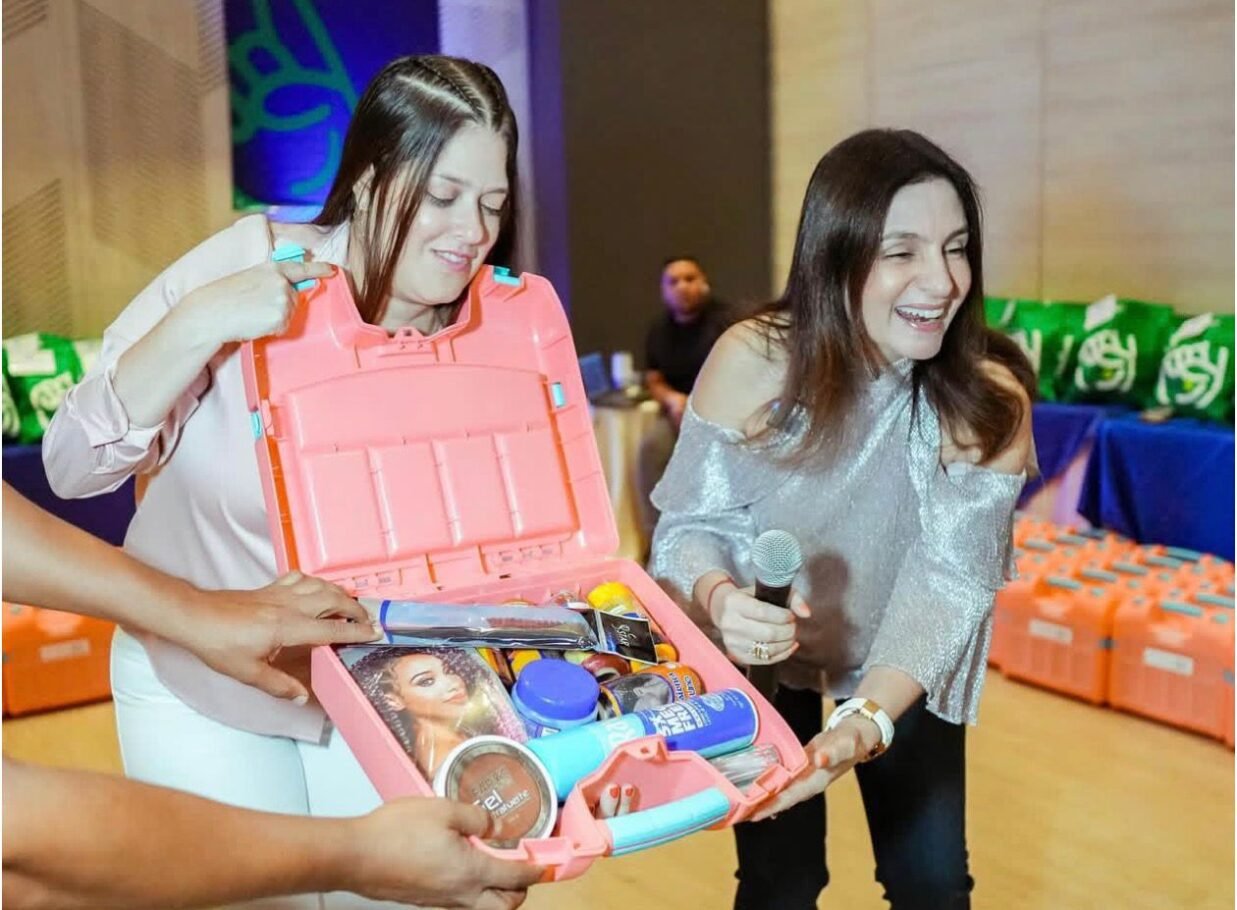 Aprender para emprender: De la Mano con la Primera, 4.600 personas han cambiado sus vidas en Barranquilla