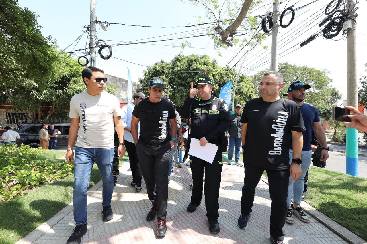 “Más firmes que nunca con la seguridad de Barranquilla”: Char entrega nuevo CAI en La Victoria