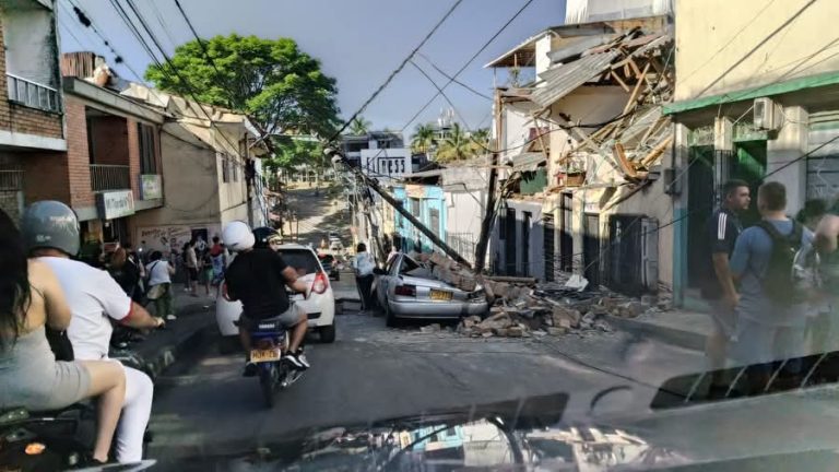 Suben a 240 los muertos: cientos de heridos tras el terremoto en Colombia
