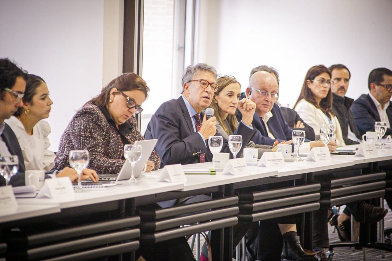 Gobierno dialoga con exportadores ecuatorianos en busca de salidas a la crisis en relación bilateral