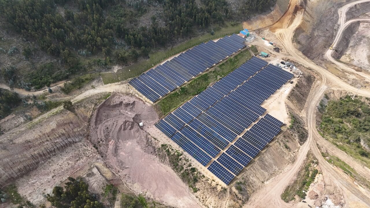 Inauguran uno de los Parques Solares de autogeneración industrial más grandes