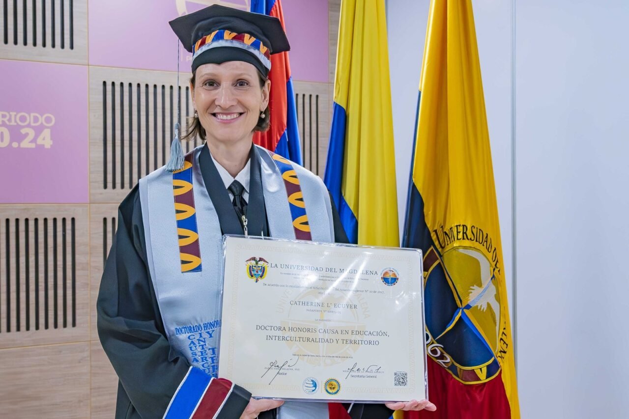 Honoris Causa de Unimagdalena a la escritora canadiense Catherine L’Ecuyer