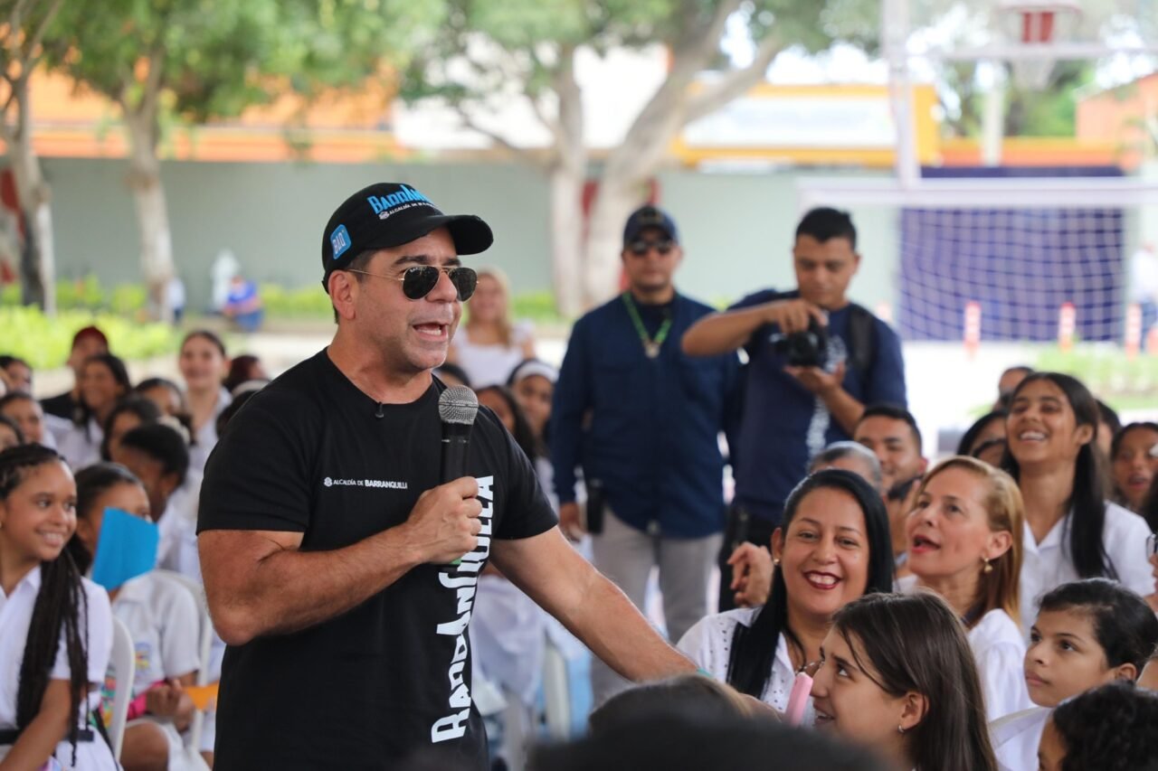 Alcaldía entregó renovada la IED Mayor de Barranquilla y del Caribe