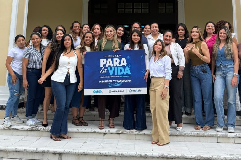 Las mujeres se capacitan en tecnología.