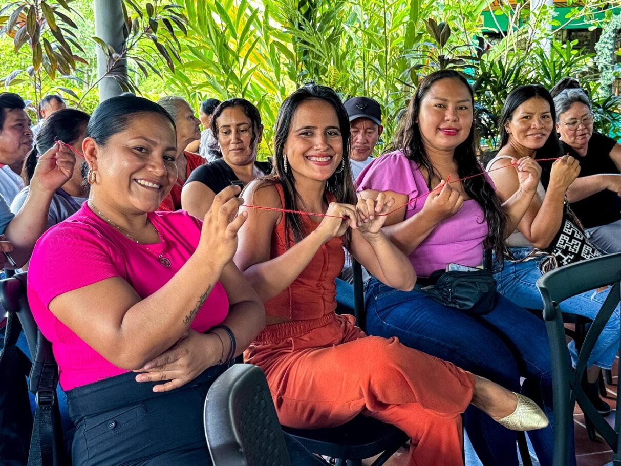 Gobernación y Bancamía firman alianza para beneficio de los microempresarios de Guanía