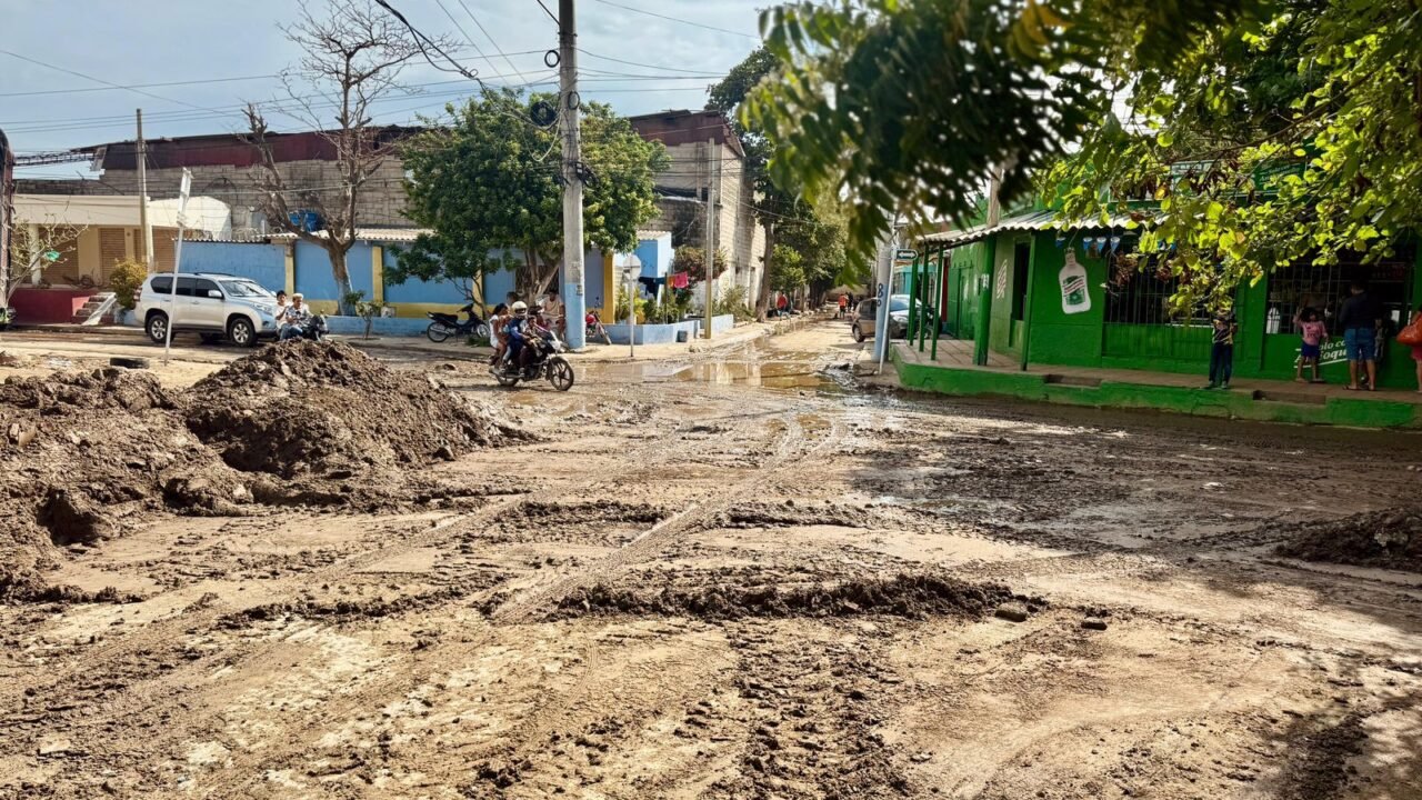 Alcaldía activa atención a los afectados por lluvias en Santa Marta