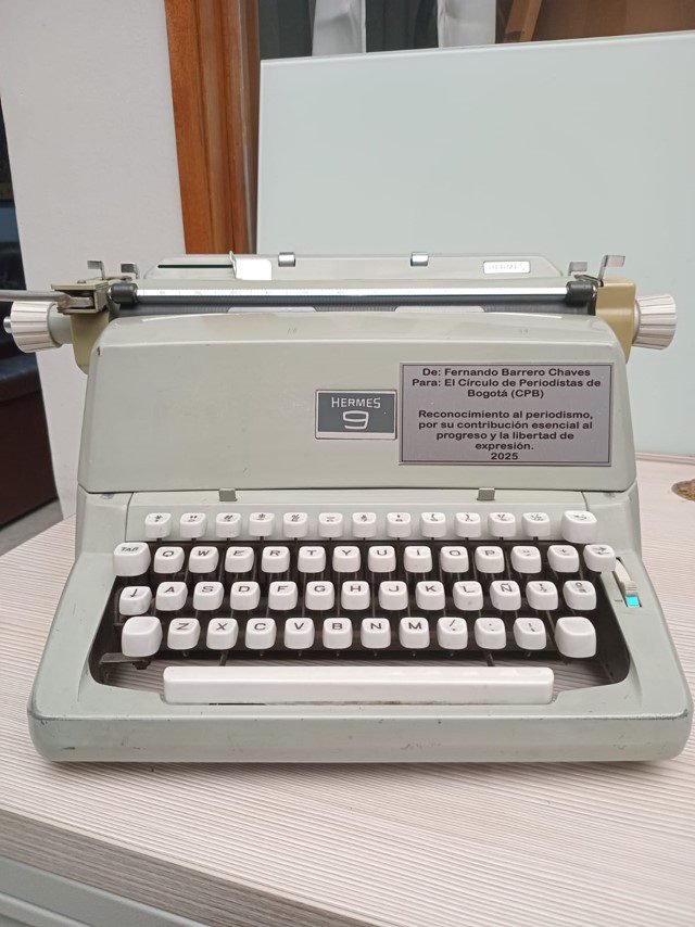 Fernando Barrero Chaves entregó su tesoro al CPB: su máquina Hermes 9