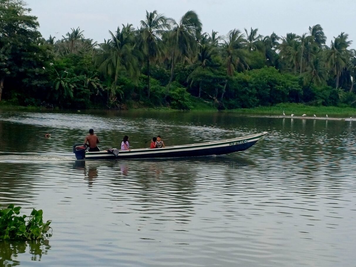 Pescadores del río Magdalena exploran el turismo comunitario y sostenible