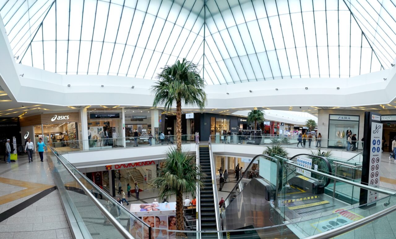 Unicentro Bogotá celebra 50 años con “Días Dorados”: la nueva forma de vivir el retail en la ciudad