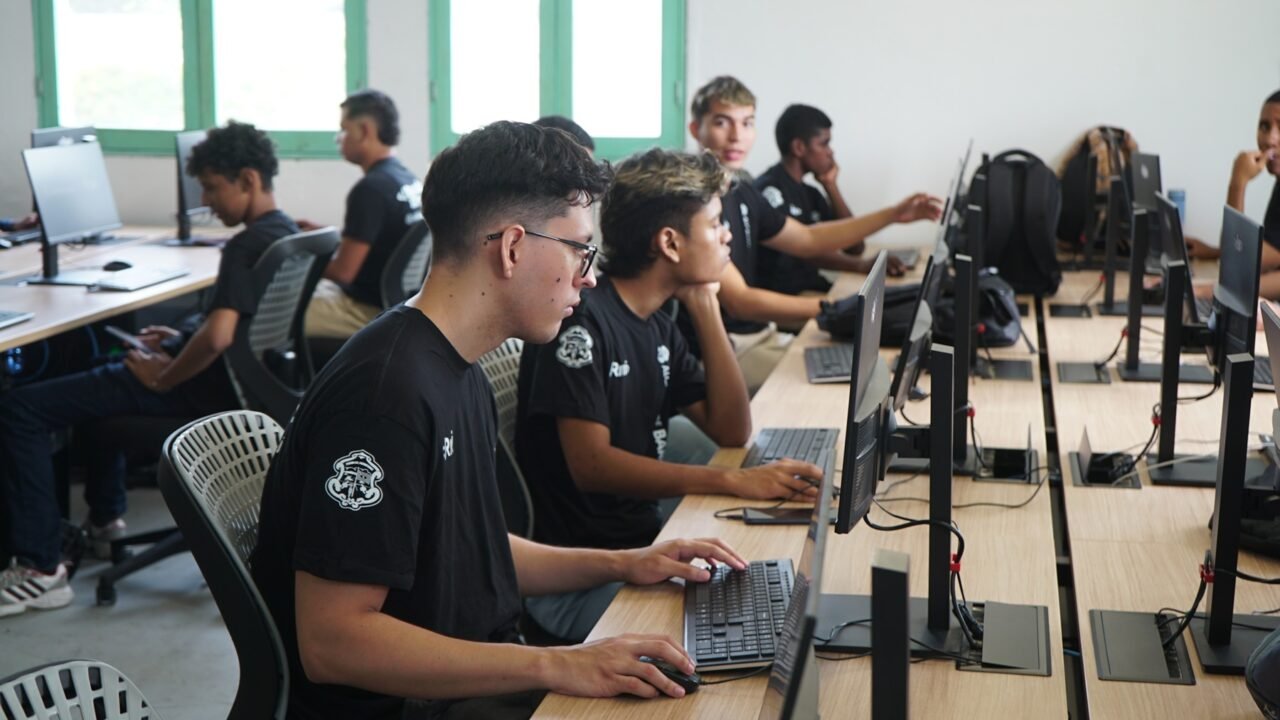 Barranquilla abre convocatoria 2026 para entrenamiento en desarrollo de software