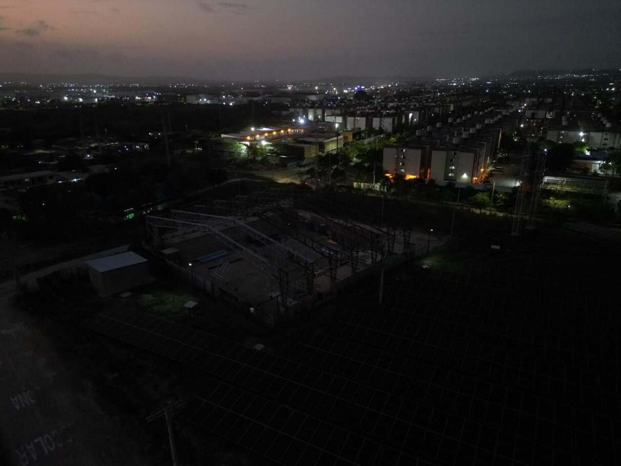 Barranquilla: alumbrado público se extiende al sector de la IED San Luis, en Las Gardenias
