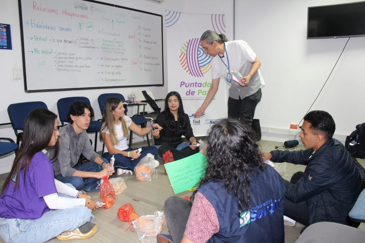 Con “Puntadas de Paz” Medellín teje alianzas para transformar su futuro