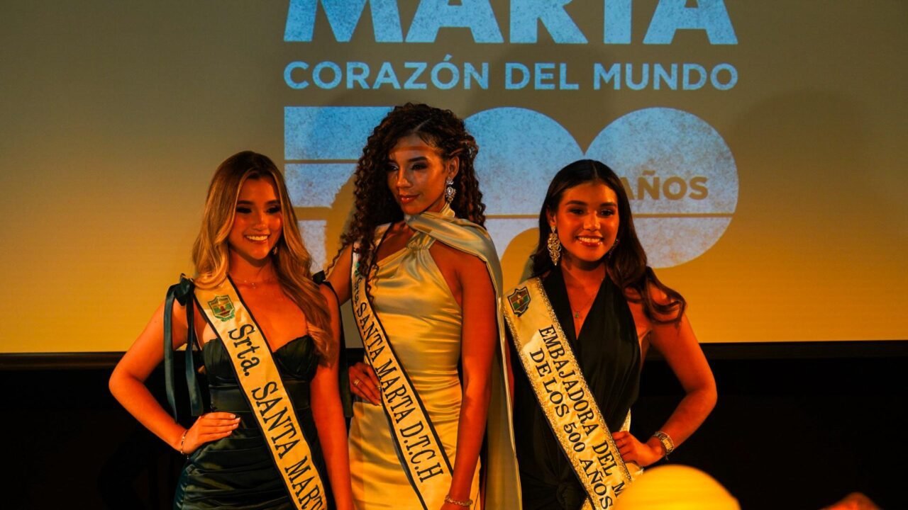 Natalia Guerrero recibe la banda como Señorita Santa Marta DTCH 