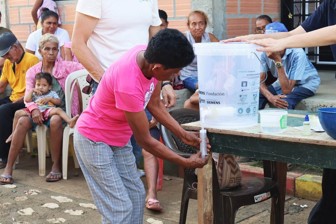 Cuál es la solución que llevó agua segura a más de 2.300 personas tras desbordarse el Sinú
