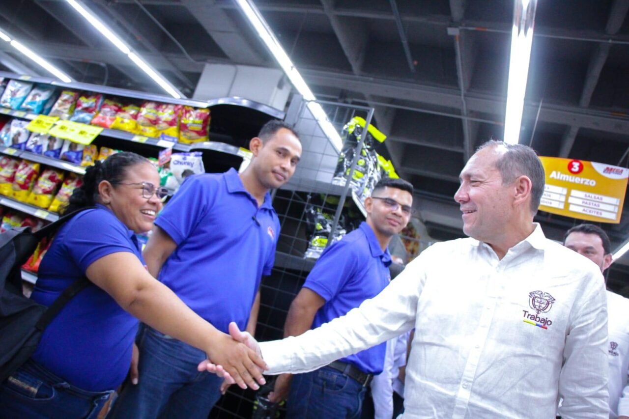 Megatiendas del Caribe formaliza a 180 trabajadores
