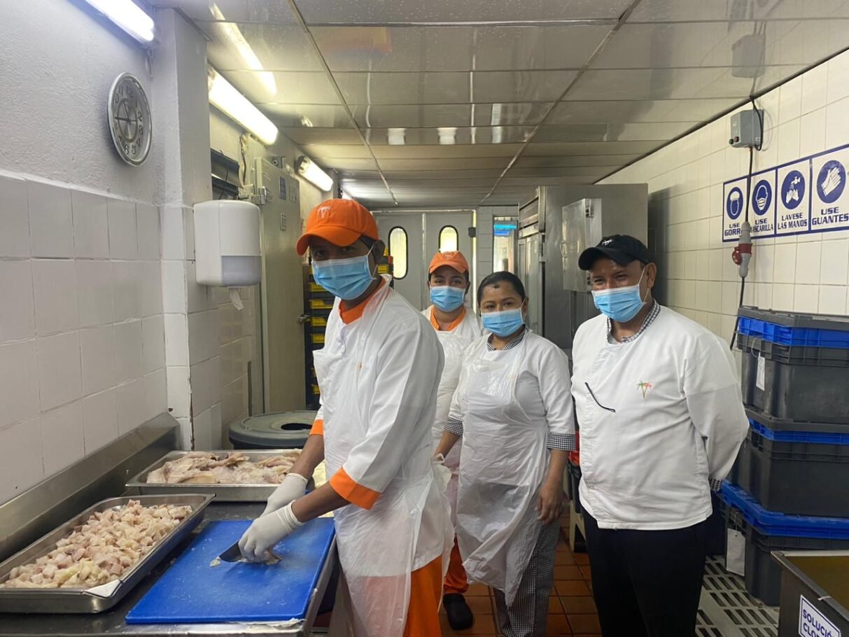 Seguridad alimentaria en hoteles: qué es el modelo Haccp de Decameron para proteger a miles de huéspedes