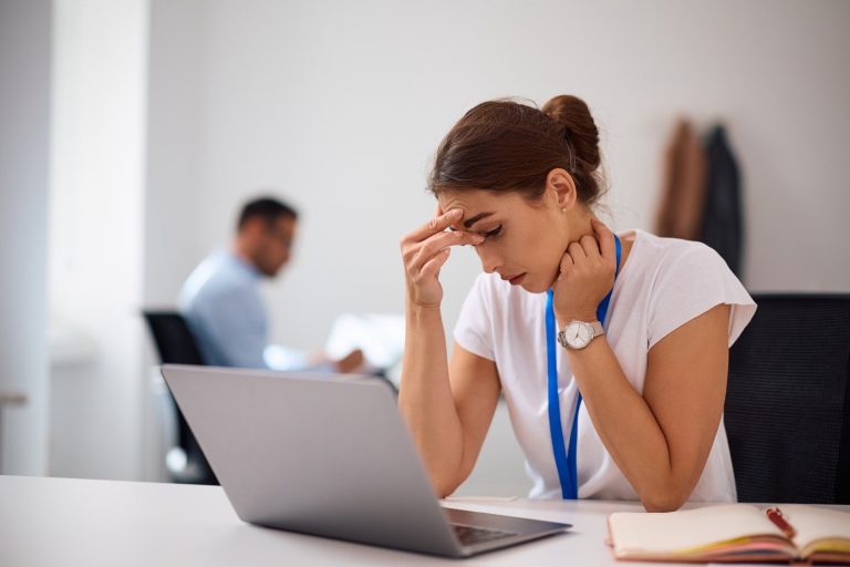 77% de los profesionales sufre estrés laboral crónico: ¿la neurociencia ofrece solución?