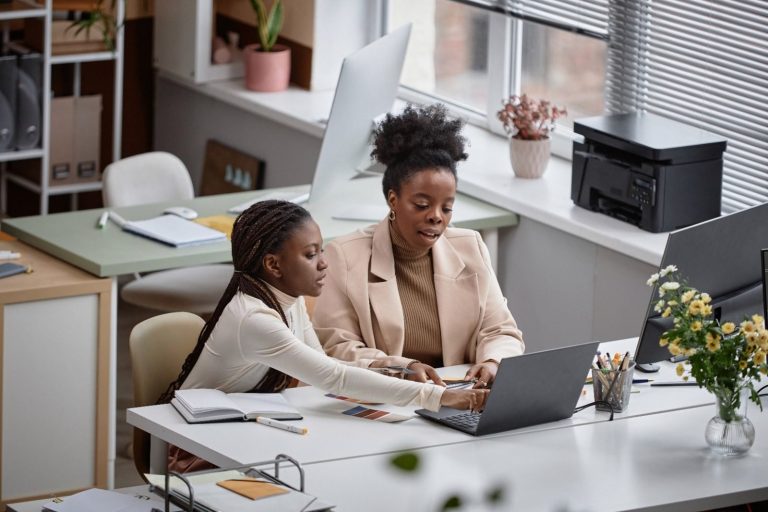 93% de los jóvenes colombianos busca permanecer más de dos años en las empresas