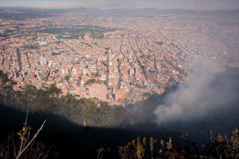 A Bogotá le urge reducir emisiones para proteger agua, aire y salud