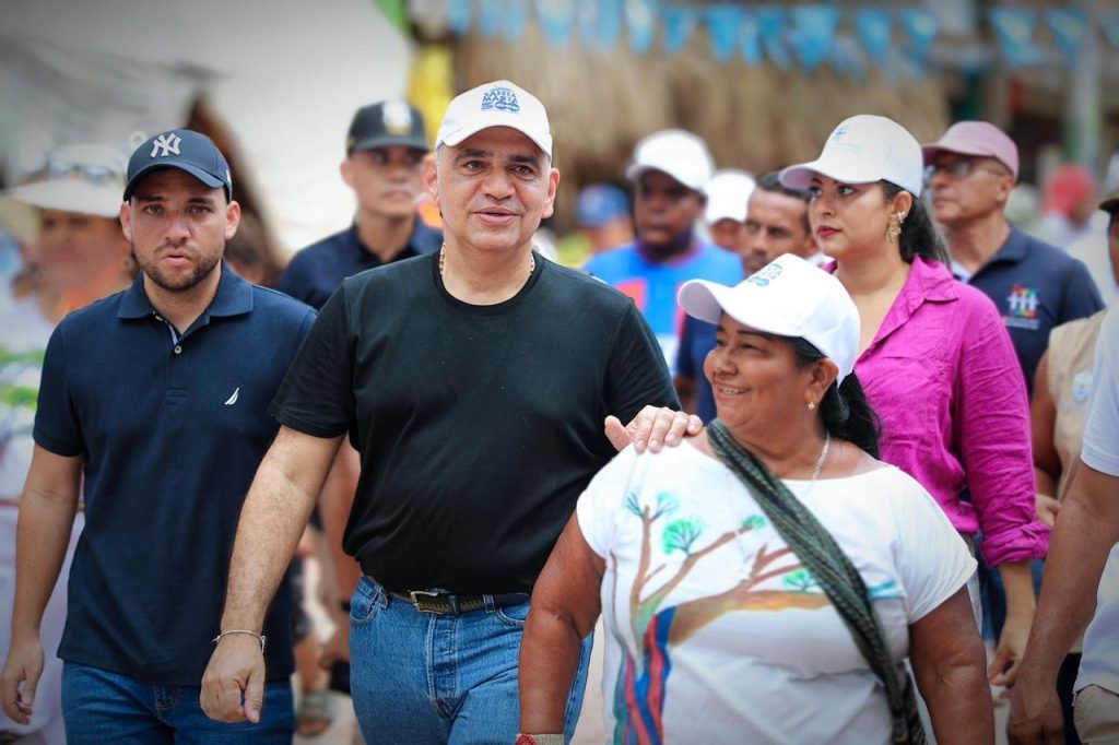Alcalde samario reafirma su compromiso con el desarrollo de Taganga