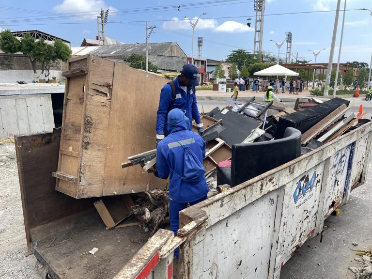 Alcaldía de Barranquilla recogió más de 23 toneladas de residuos voluminosos en Rebolo