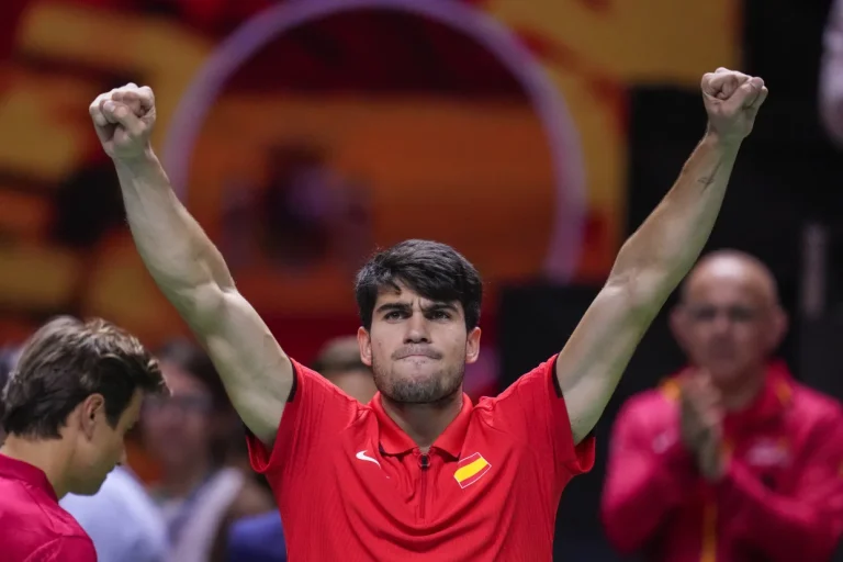 Alcaraz estira su racha de 13-0: El campeón de Australia brilla en su estreno en el Indian Wells