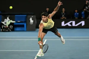 Alcaraz, recuperado de lesión, ansía reanudar rivalidad con Sinner en el Abierto de Italia