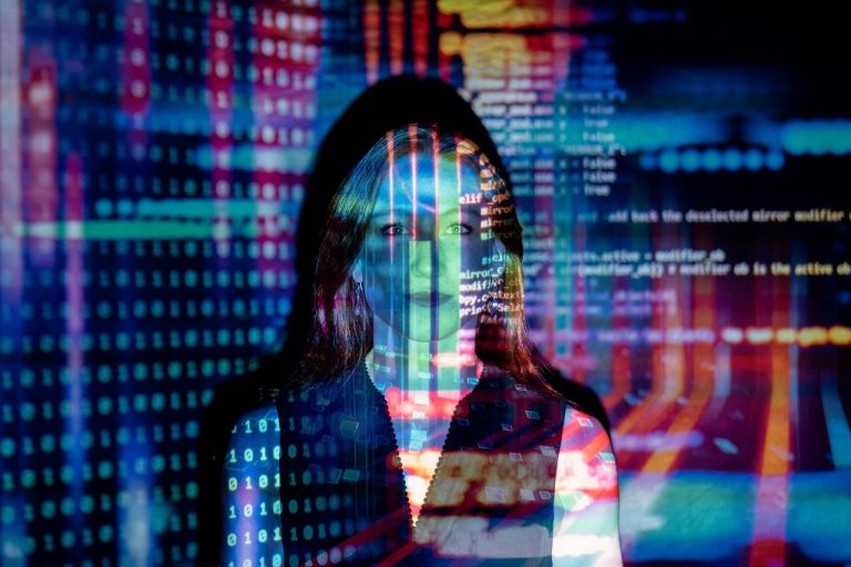 Anuncian programa para fortalecer las habilidades digitales en América Latina y el Caribe