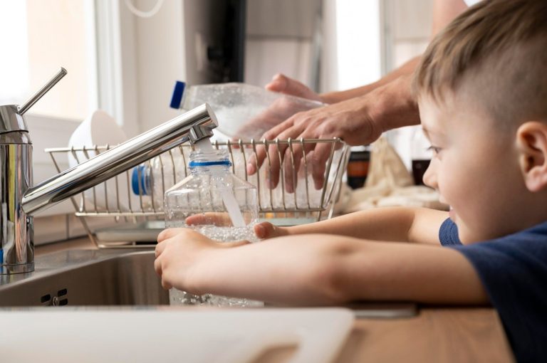 Aprender desde el colegio: 4 actividades para formar niños más conscientes del valor del agua