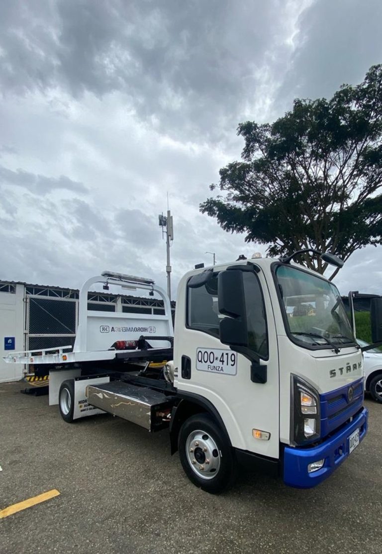 Auteco Blue entregará a Vía 40 Express 1a grúa desarrollada sobre el E-Truck 4.0T.