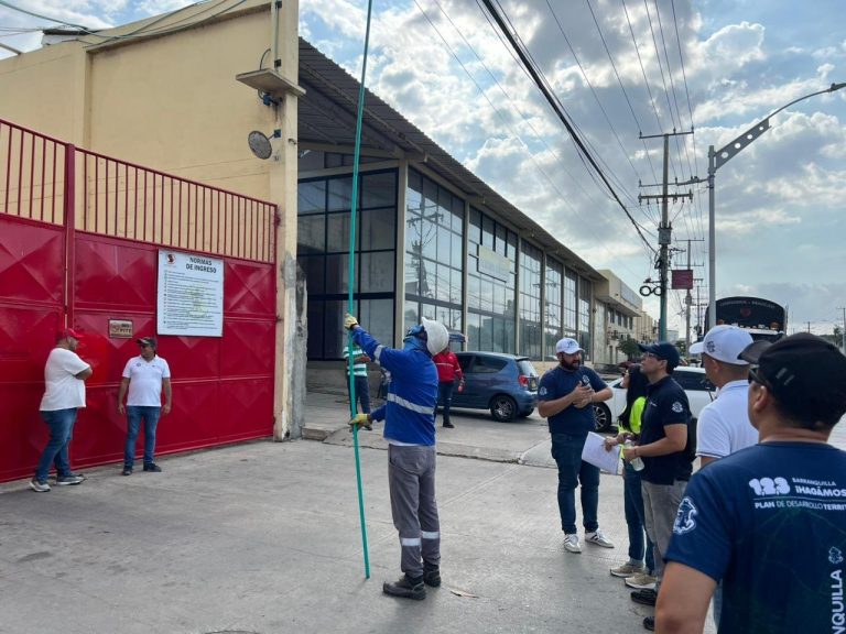 Barranquilla alista su cumbiódromo: sigue el trabajo previo al Carnaval para despejar el cableado aéreo