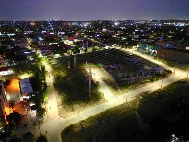 Barranquilla: alumbrado público se extiende al sector de la IED San Luis, en Las Gardenias