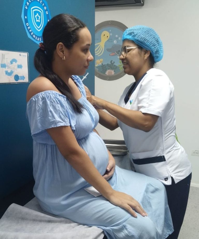 Barranquilla aplica vacuna contra virus sincitial respiratorio a gestantes