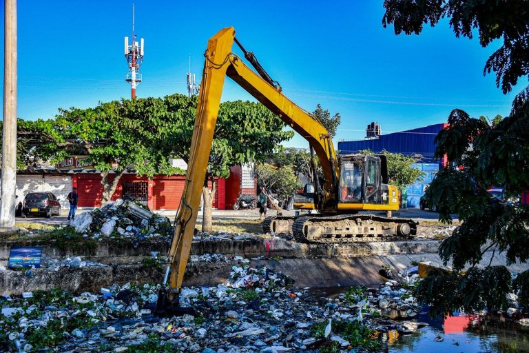 “Barranquilla respira mejor con sus caños limpios”: alcalde Char
