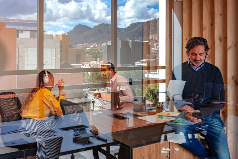 Bogotá, Medellín y Barranquilla, las mejores ciudades para trabajar de forma híbrida o presencial