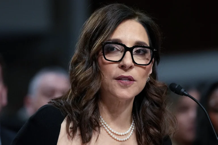 CEO de X renuncia tras dos años al frente de la plataforma de Elon Musk