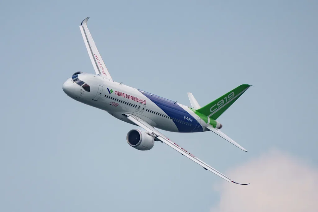 China intenta lanzar su propio avión de pasajeros, pero enfrenta obstáculos