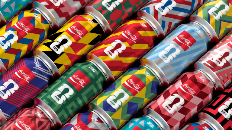 Coca-Cola transforma sus icónicas latas para el Mundial 2026