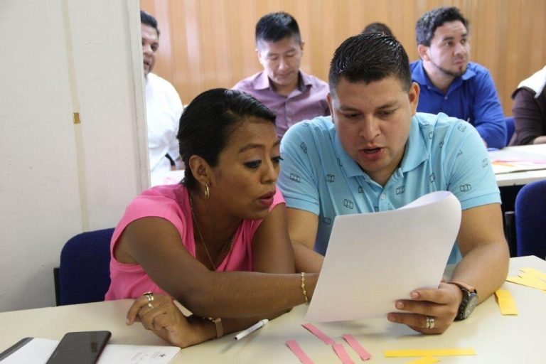 Colombia: 53 % de directivos escolares en alerta por la falta de docentes cualificados