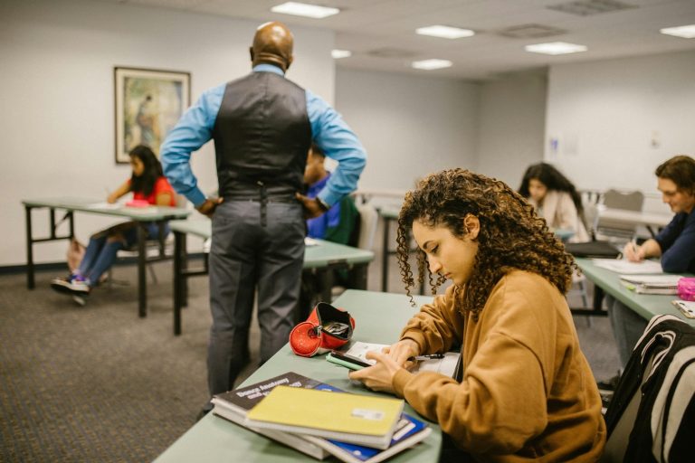 Colombia mantiene la deserción universitaria por encima del promedio de la OCDE