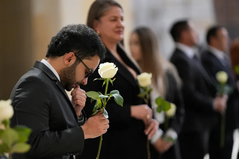Colombia no olvida a los muertos y desaparecidos tras 40 años de la toma del Palacio de Justicia