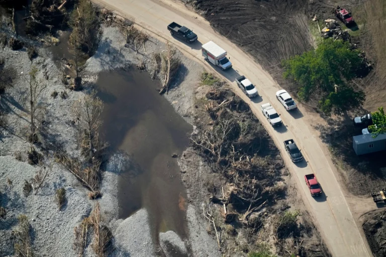 Comienza el luto en Texas, donde más de 170 siguen desaparecidos tras inundaciones