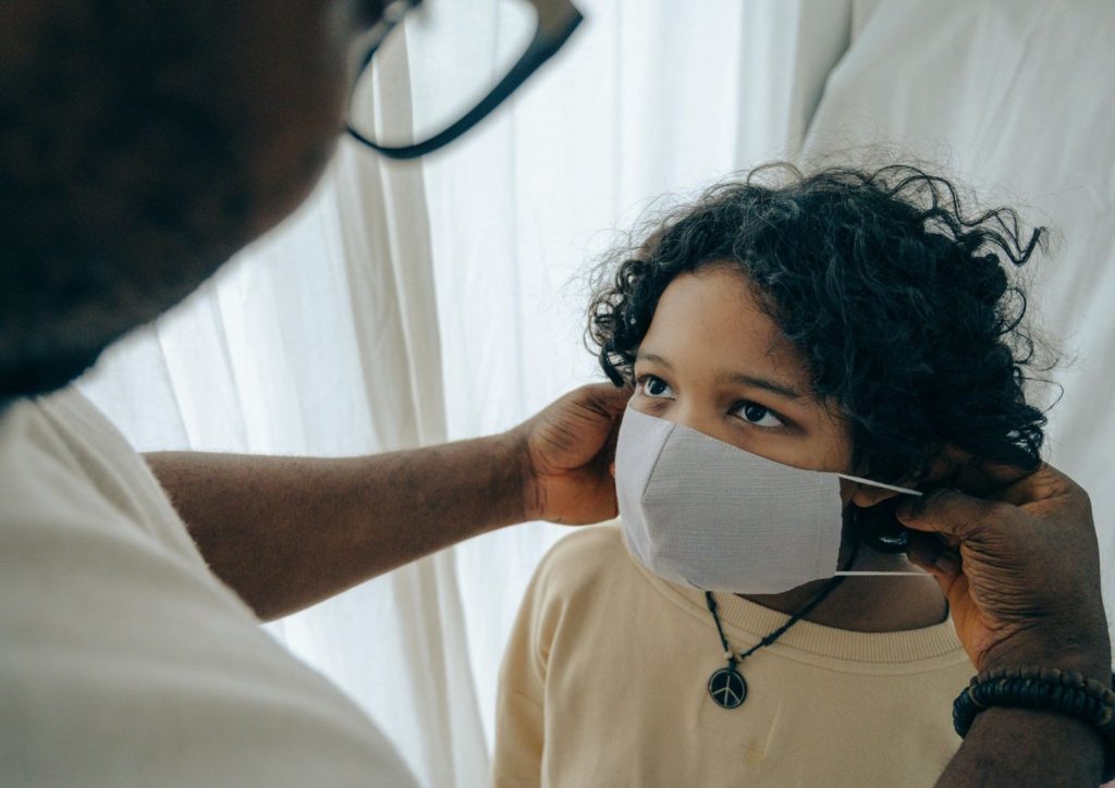 Cómo reforzar medidas ante brotes respiratorios en temporada de vacaciones