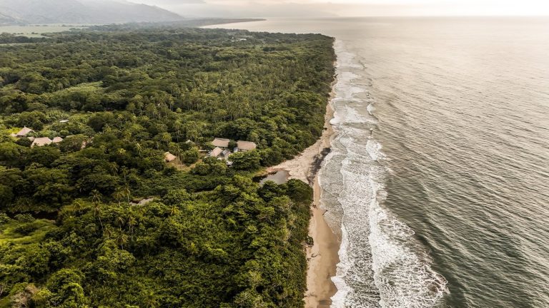 Con Los Acantilados, Pueblo Arhuaco recupera una salida ancestral al mar