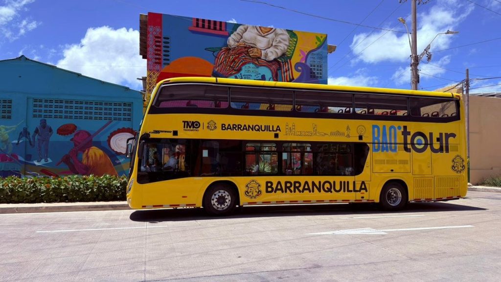 Con recorridos gratuitos, 160 personas disfrutaron el inicio de operaciones de Baq Tour